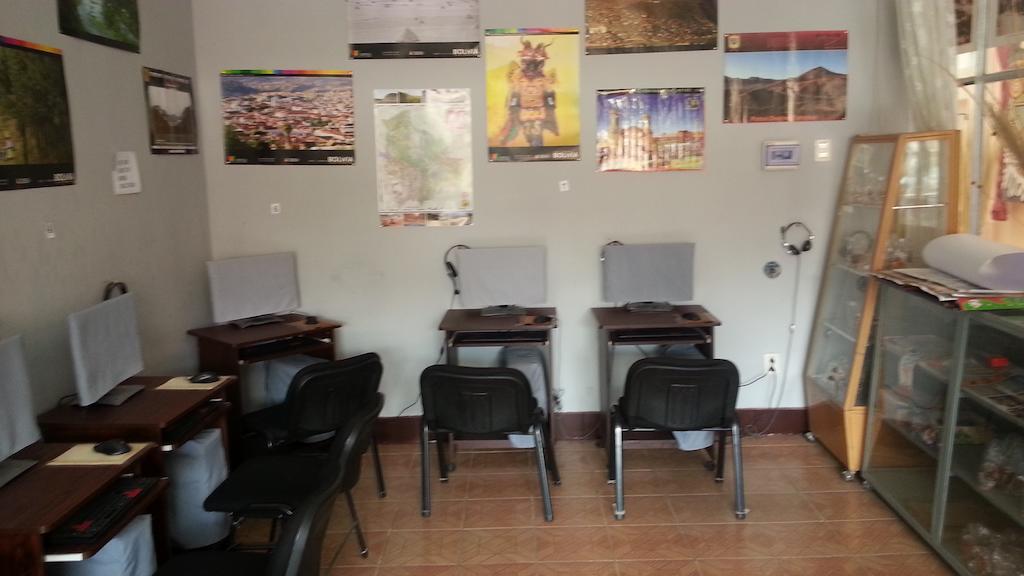 Hostal Villa Imperial Yunguyo Ngoại thất bức ảnh