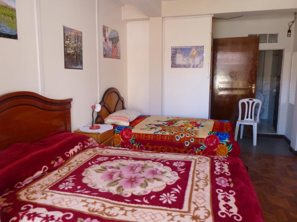 Hostal Villa Imperial Yunguyo Ngoại thất bức ảnh