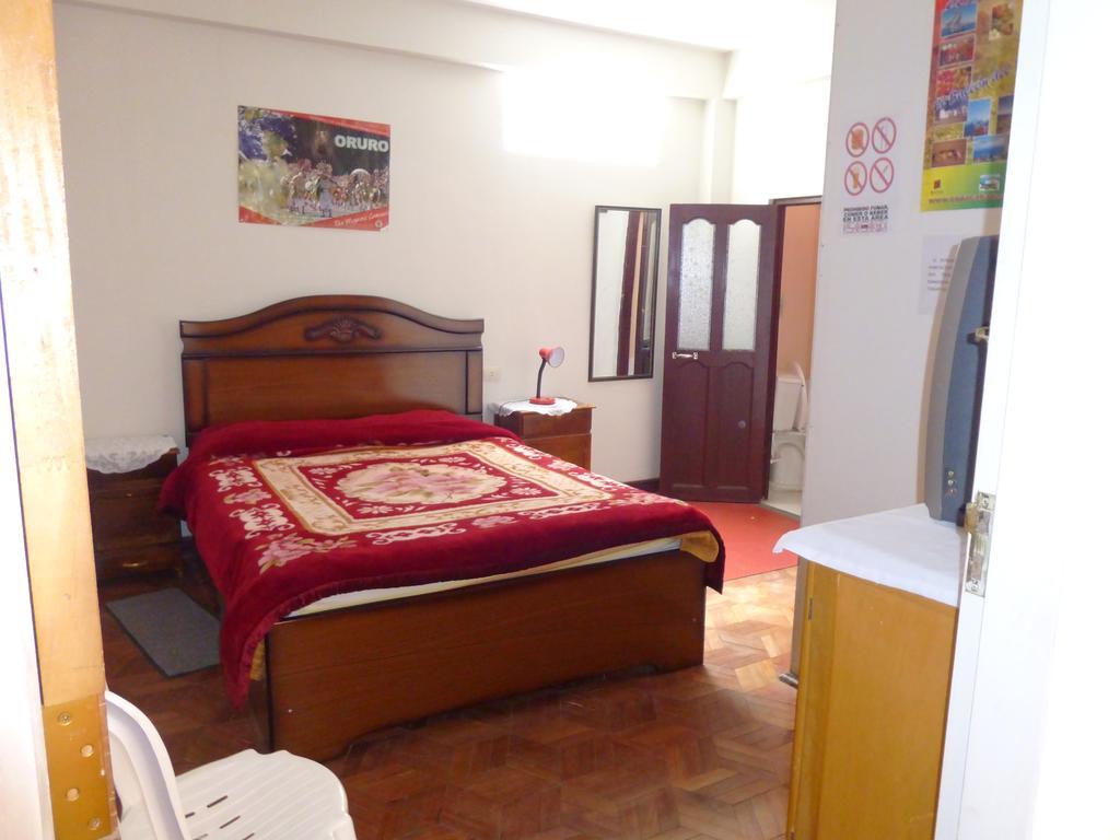 Hostal Villa Imperial Yunguyo Ngoại thất bức ảnh